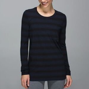 Lululemon Women’s Find Your Zen Blue Black Striped Long Sleeve Pocket Size 6
